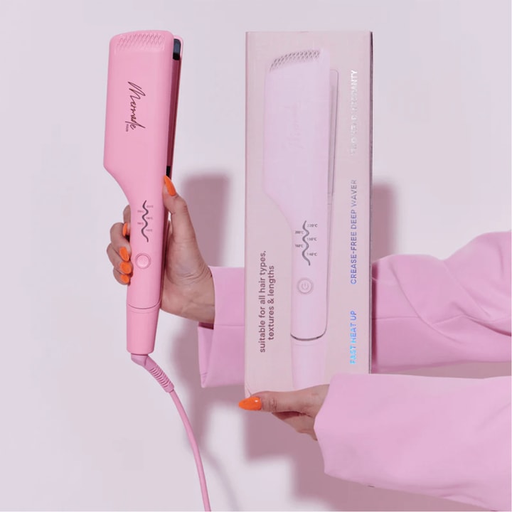 Actual product image Mermade The new Double Waver by Hair embodies the philosophy "less is more". With its inn