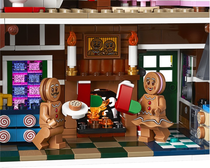 Actual product image LEGO Gingerbread House (10267, LEGO Creator Expert)