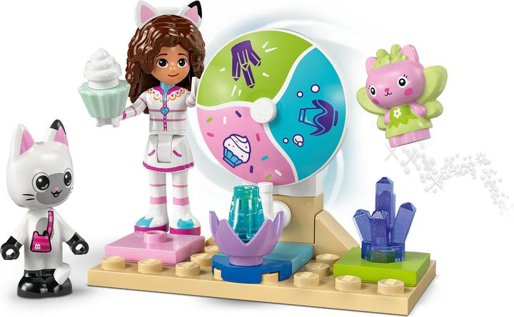 Actual product image LEGO Sugar icing mountains and kitten garden (11205, LEGO Gabby's Dollhouse)