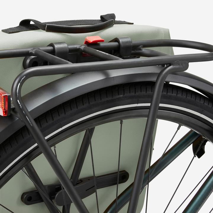 Produktbild Btwin Fahrradtasche 900 wasserdicht 27 Liter salbeigrün (27 l, Gepäckträgertasche)