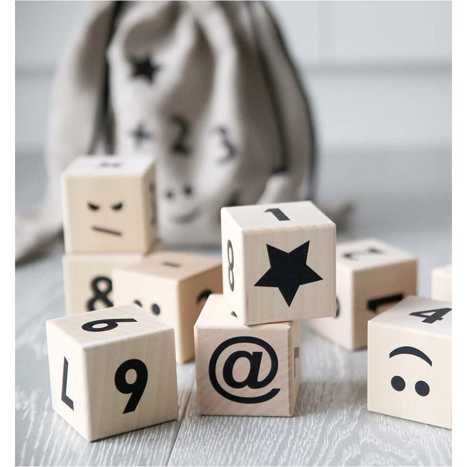 Thumbnail - Ooh Noo - Holzklötze mit schwarzen Zahlen