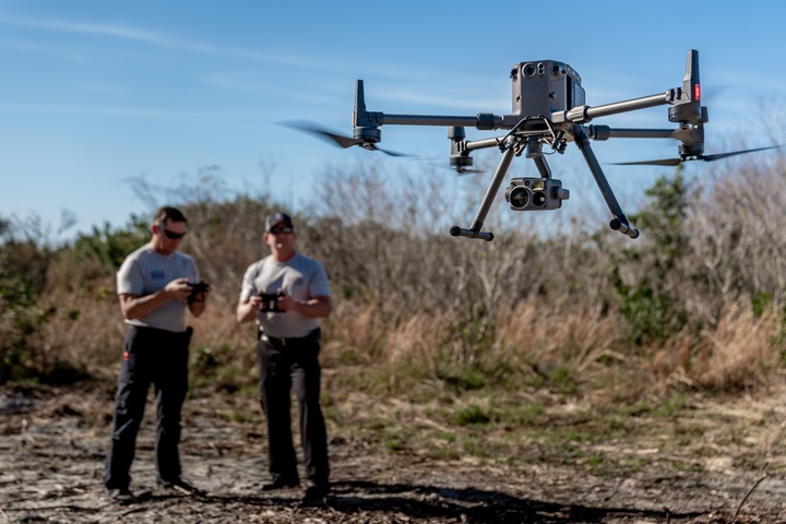 Produktbild DJI Matrice 300 RTK (55 min, 9000 g, 0.96 Mpx)