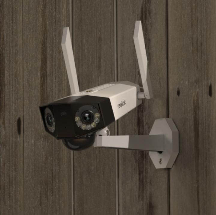 Actual product image Reolink Duo Series B750 (4608 x 1728 pixels)