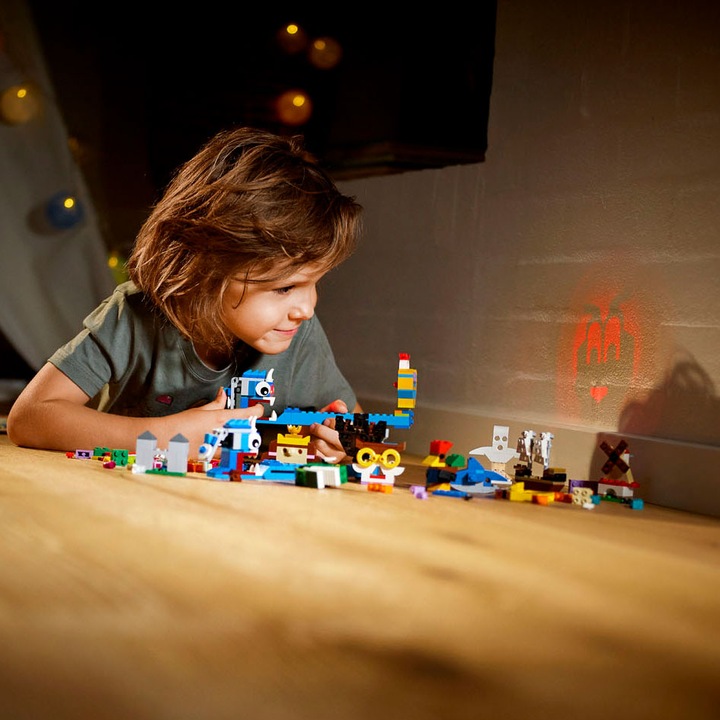 Actual product image LEGO Building blocks shadow theatre (11009, LEGO Classic)