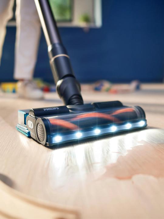 Actual product image Philips 7000 series XC7053/01