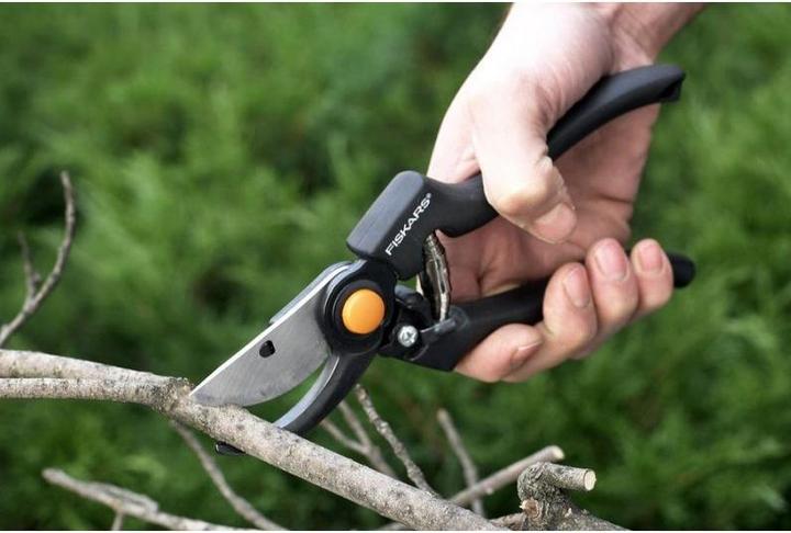 Produktbild Fiskars Gartenschere Bypass Pro 111960
