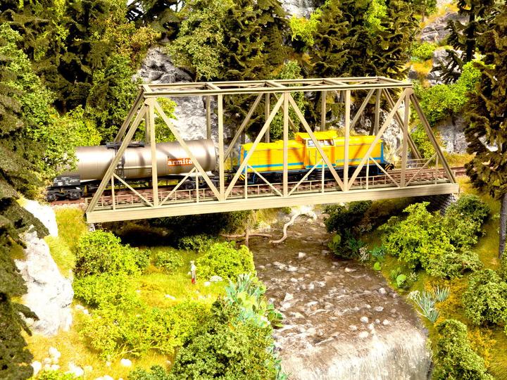 Actual product image Noch Box bridge