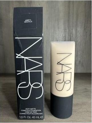 Produktbild NARS Cosmetics Soft Matte Complete Foundation Deauville (Deauville)