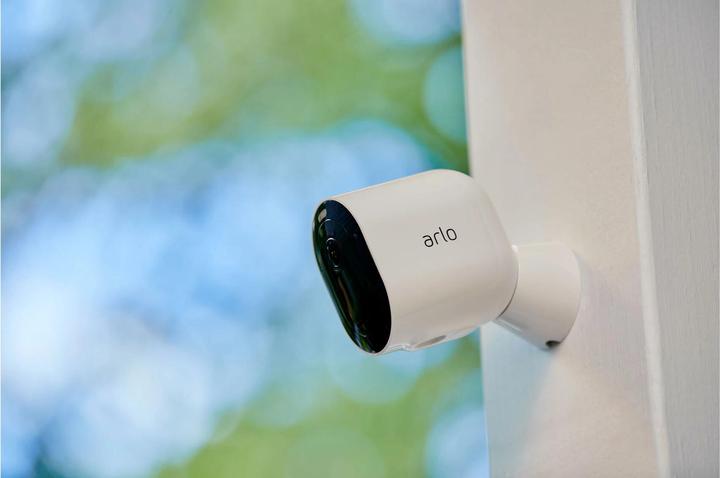 Produktbild Arlo Pro 4 Spotlight Kamera, 2er Set (2688 x 1520 Pixel)