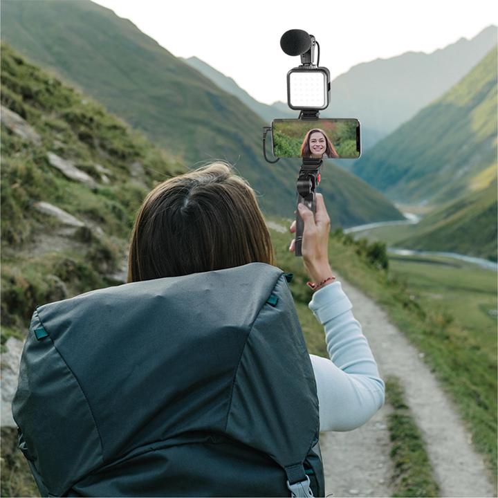 Image du produit LogiLink Kit vlogger avec lumière LED, microphone + trépied, pour smartphones 4,77