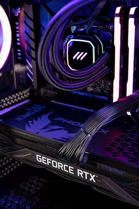 Actual product image Mifcom Savage RGB RTX3070 Core i7 12th Advanced (1500 GB, 32 GB, Intel Core i7-12700K, GeForce RTX 3070)