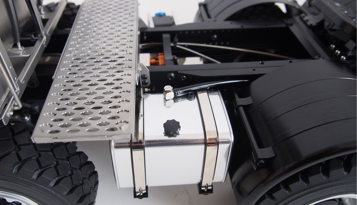 Image du produit Amewi Tracteur poids lourd T81E métal électrique 1:14 (RTR Prêt à fonctionner)