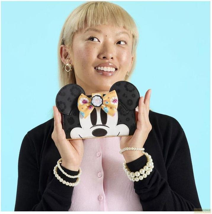 Actual product image Loungefly Disney Minnie Pumpkin wallet