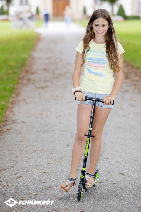 Produktbild Schildkröt City Scooter RunAbout Green