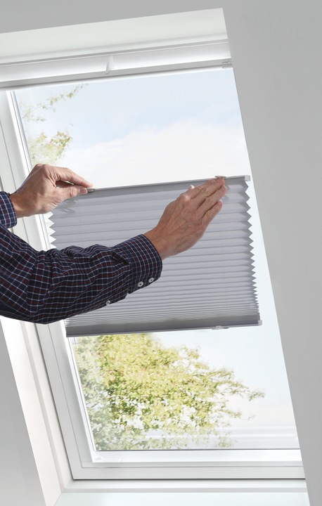 Produktbild Gardinia Dachfenster Plissee mit Saugnäpfen (47.5 x 100 cm)