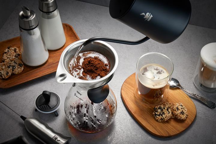 Produktbild GEFU 16196 Kaffeebereiter mit Filter BUTIO, 800 ml – Pour over Kaffeebrüher, hitzebeständige Kaffeek (0.80 l)