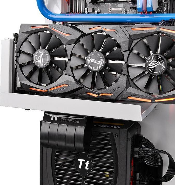 Actual product image Thermaltake Riser Card PCIe Extender Cable