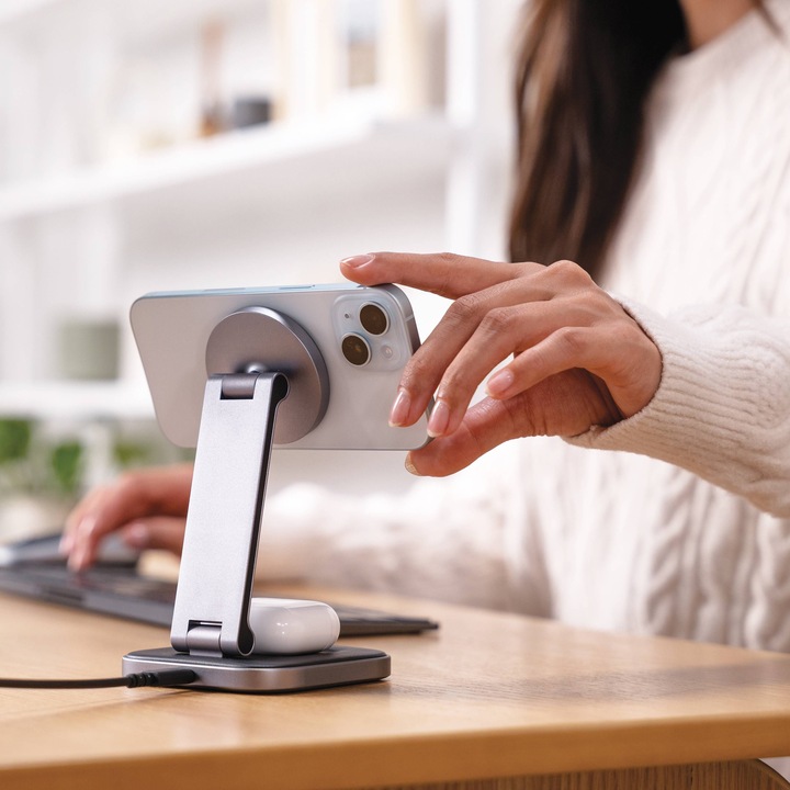 Actual product image Satechi 2-in-1 Foldable Charging Stand (15 W)