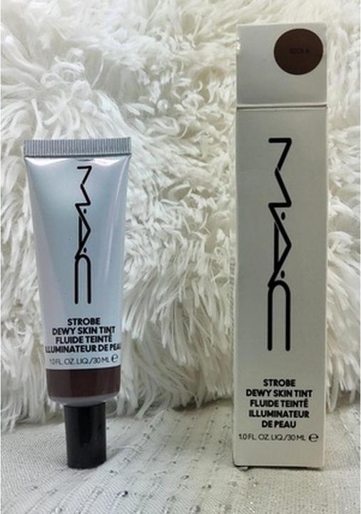Image du produit MAC Cosmetics Strobe Dewy Skin Tint Nr. 02 - Deep (02 - Profondeur)