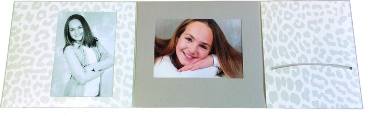 Actual product image Daiber 1x25 Sneaker/Ipod 13x18 Kids Portrait Folders (13 x 18 cm, 25 x)
