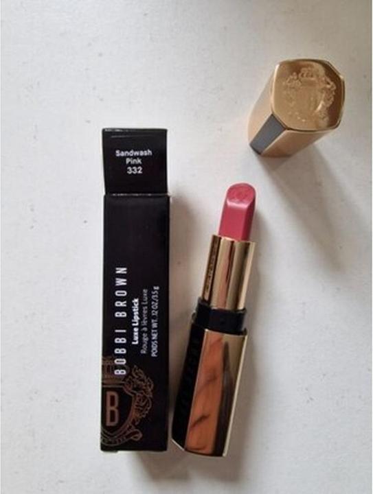 Image du produit Bobbi Brown Luxe Matte Lipstick San Double Wear Pink (Rose Sandwash Pink)