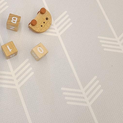 Actual product image Baby Care Leaf & Arrow Play Mat 210 x 140 cm (210 x 140 cm)