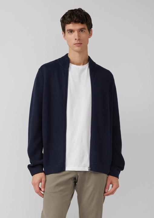 Produktbild s.Oliver Strickjacke Baumwoll-Strickjacke mit Stehkragen und Logo-Patch (M)