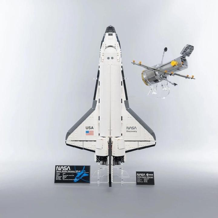Produktbild iDisplayit Acryl-Ständer Vertikal für LEGO® 10283 NASA Space Shuttle Discovery