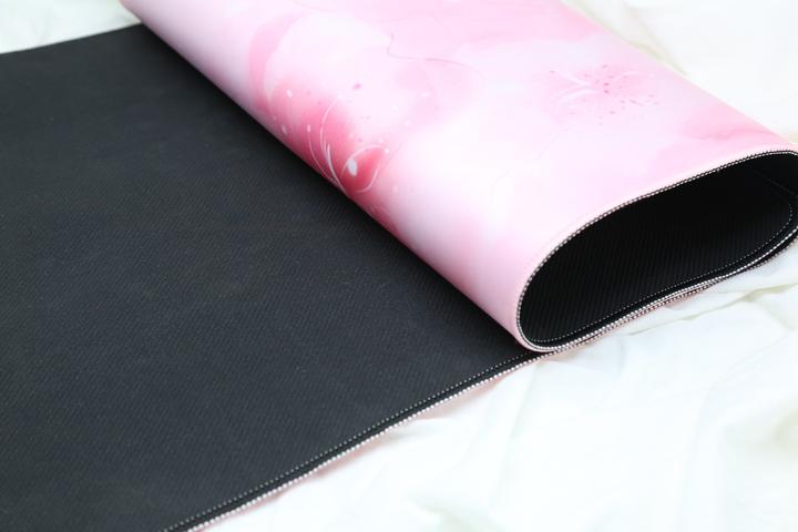 Actual product image Varmilo Sakura (XL)