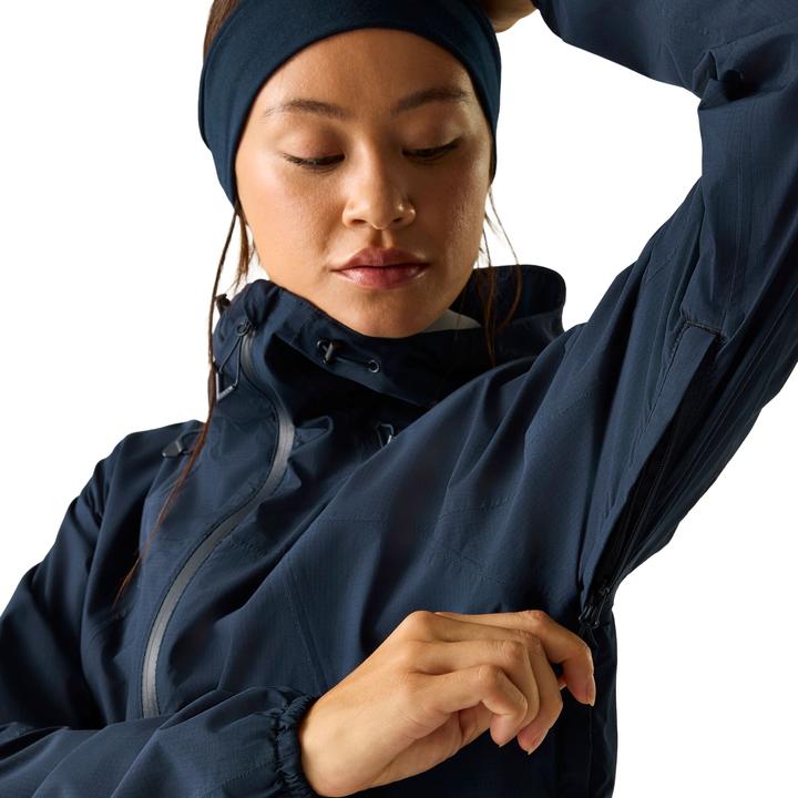 Produktbild Dare2b Breathe Easy Jacke wasserfest (34, 36, 38, 40, 42, 44, 46, 48, 50, 52)