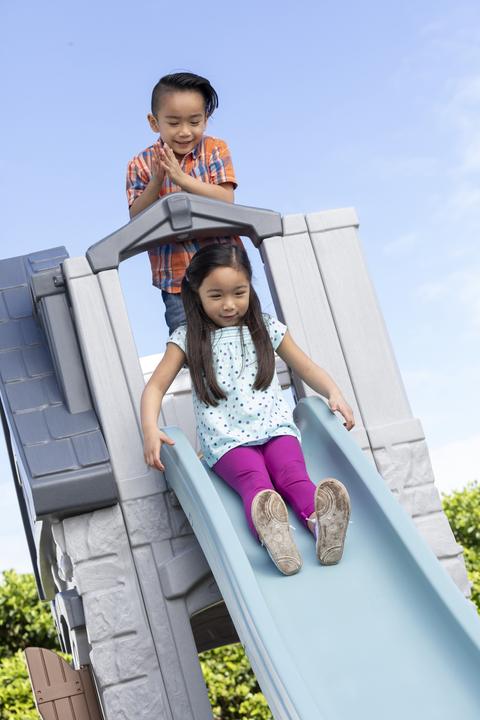 Produktbild Step2 Enchanting Adventures 2-Etagen Spielhaus & Rutsche