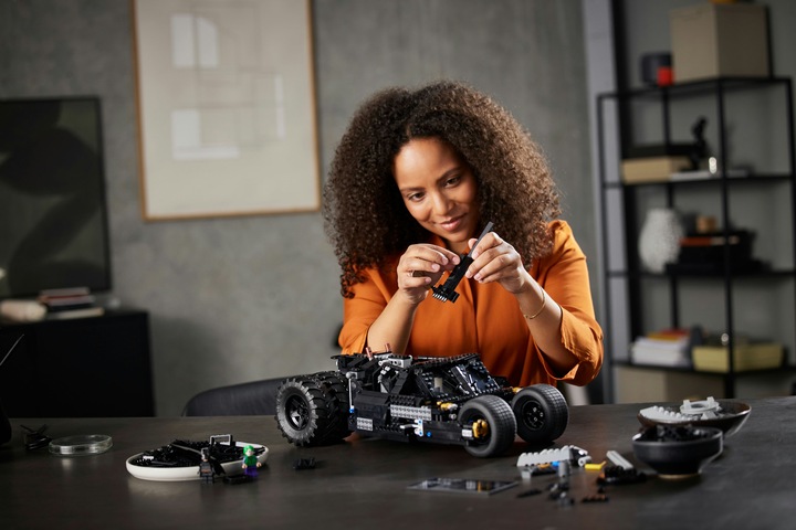 Actual product image LEGO Batmobile Tumbler (76240, LEGO DC, LEGO Rare Sets)