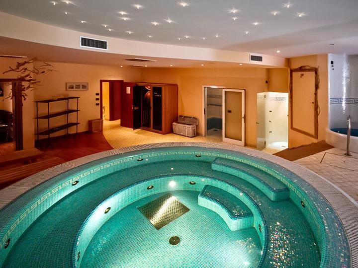 Immagine prodotto Smartbox Soggiorno di 2 notti in Europa con papà e la sua pausa di benessere (2 Persone)