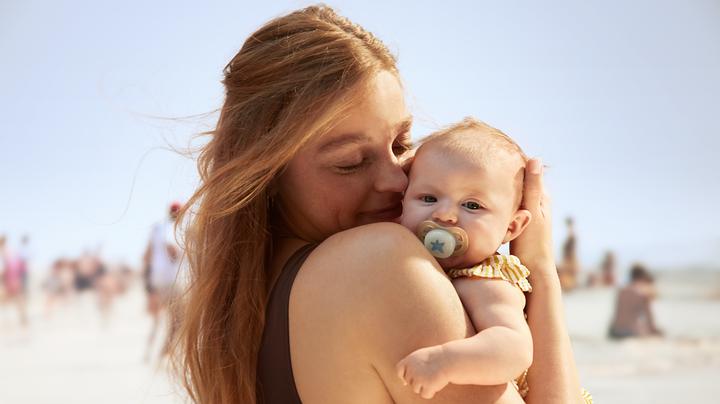 Actual product image Philips Avent Pacifier SCF075/17 ultra start Nighttime (2x, 0 - 6 Months)