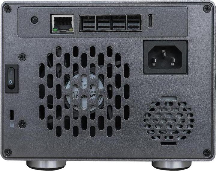 Actual product image HighPoint RocketStor SSD6444 2.5 external enclosure (2.5")