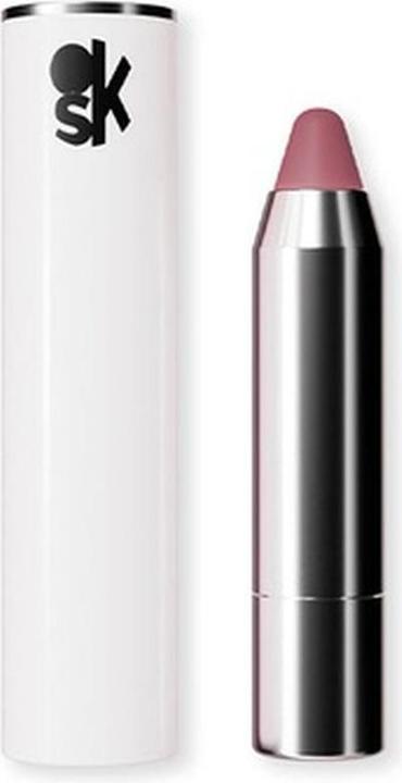 05 - A Luxurious Velvet Finish Lipstick