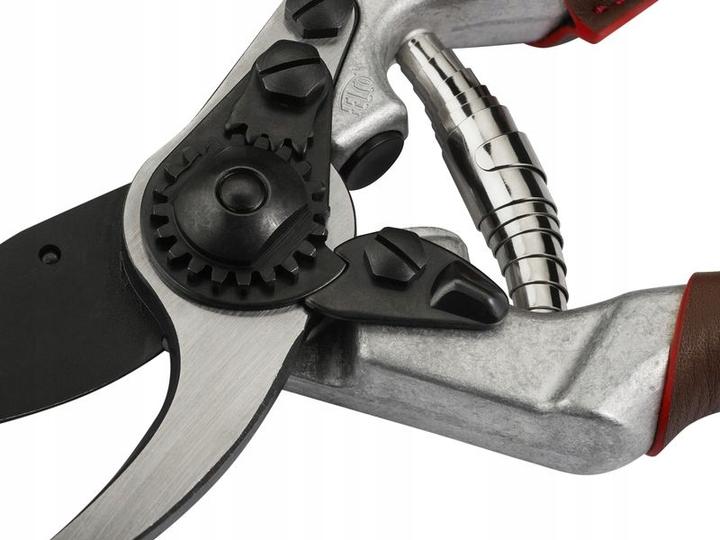 Produktbild Felco 8 Elite Bypass Gartenschere für grosse Hände, für Rechtshänder