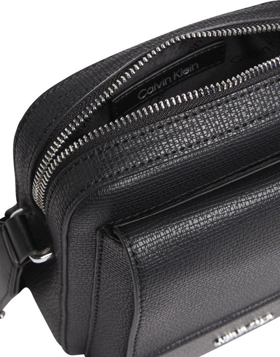 Produktbild Calvin Klein Herren Minimalism Cube Reporter Tasche, Ck Schwarz, One Size (51% RECYCLED POLYESTER, 49% POLYURETHANE)