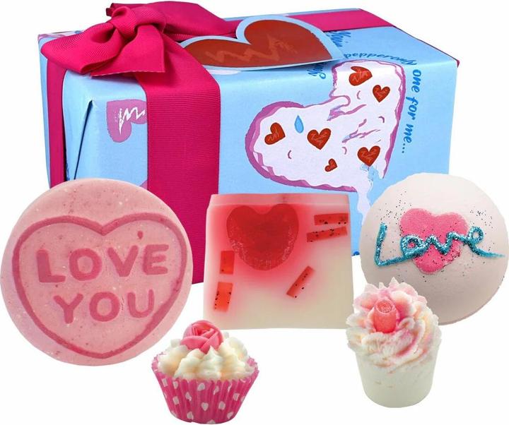 Image du produit Bomb Cosmetics Love You To Pizza 5 Piece Handmade Wrapped Bath Gift set (Kit de soins capillaires)
