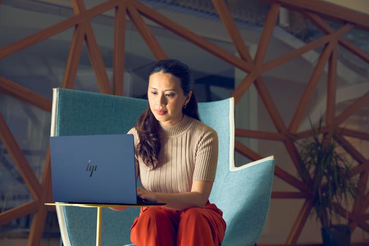 Image du produit HP EliteBook Ultra G1i (14", 1000 Go, 32 Go, DE, Intel Core Ultra 7 258V)
