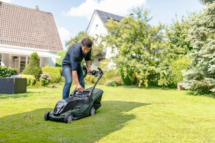 Actual product image Bosch Home & Garden Battery Advanced Rotak 36-905 Electric Lawnmower (Battery Included) (Rechargeable battery operated)