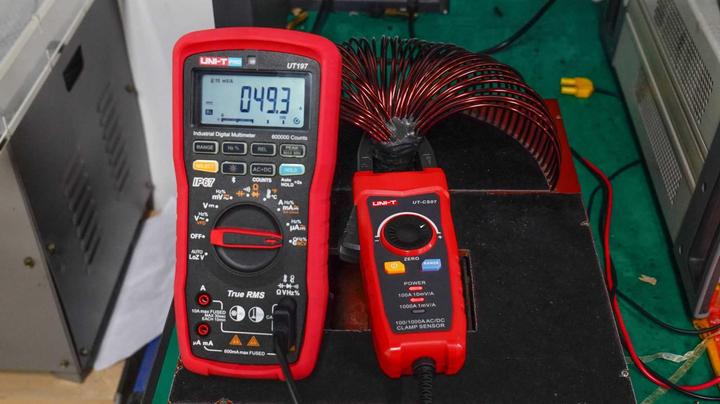 Actual product image Unit UNI-T UT-CS07 Zangensensor, 35 mm Klemmöffnung, 45400 Hz, CAT III 1500 V, CAT IV 600 V, 1000 A (CAT IV 600V)