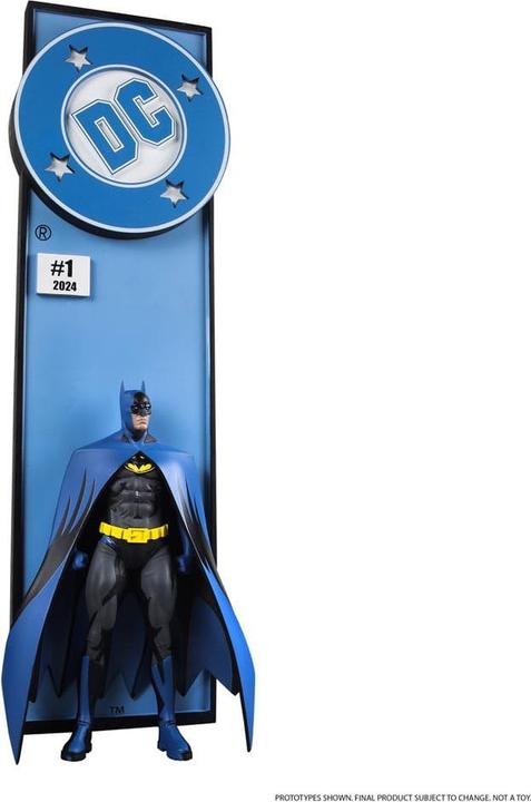Actual product image McFarlane DC Direct Corner Box Statue 1/10 Batman Limited Edition 42 cm