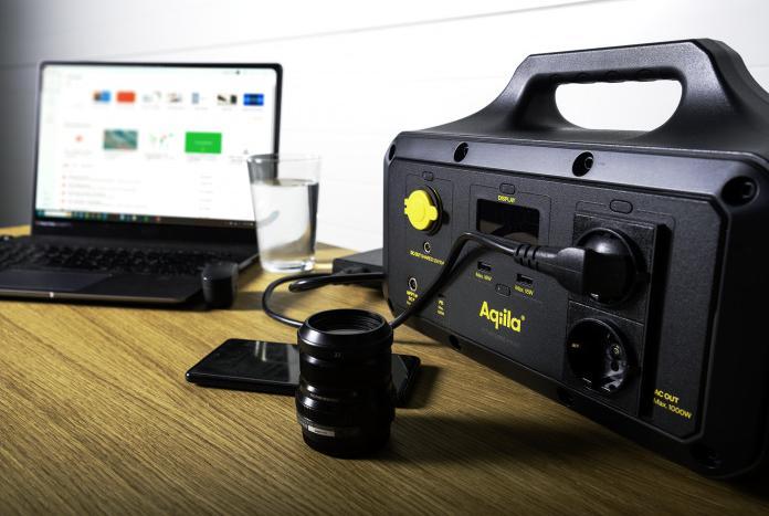 Produktbild Aqiila Powerbird S300 Powerstation LiFePO 4 Schwarz, Gelb (294 Wh, 8.40 kg)