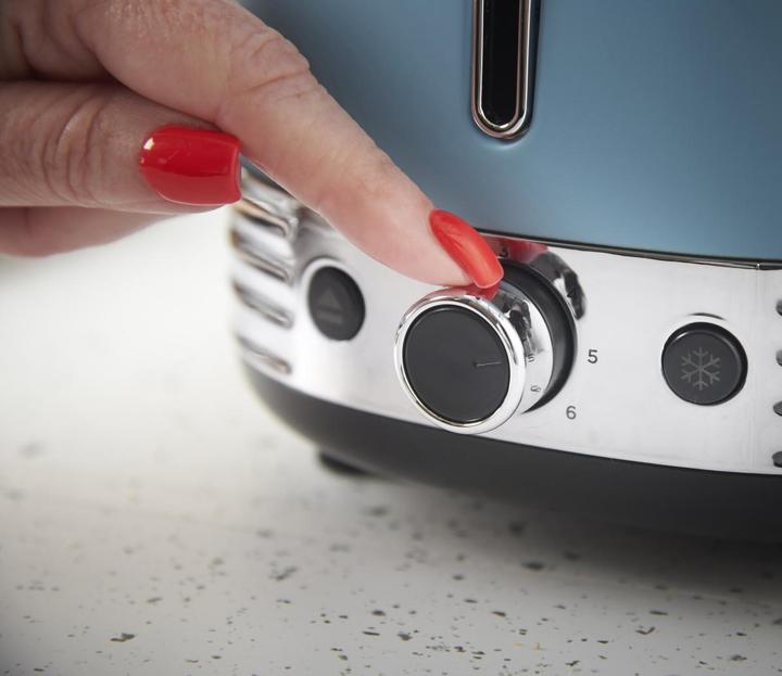 Actual product image Russell Hobbs Hanley Toaster, Retro Blue (28651-56)