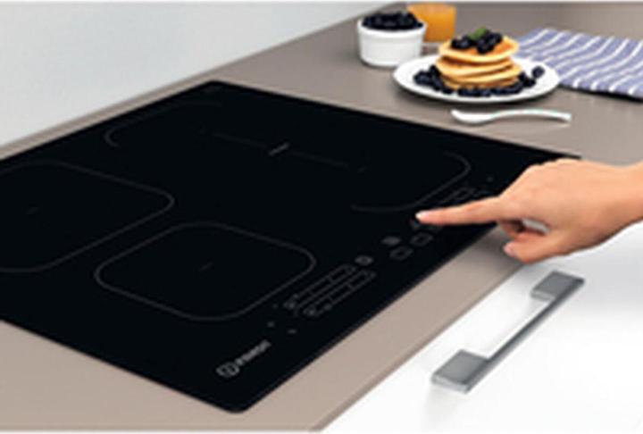 Actual product image Indesit IB 65B60 NE Black Integrated 59 cm Zone Induction Hob 4 Zone(s) (59 cm, Induction hob)