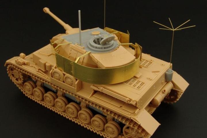 Actual product image Hauler Pz Beob Wg IV J (armoured observation vehicle)