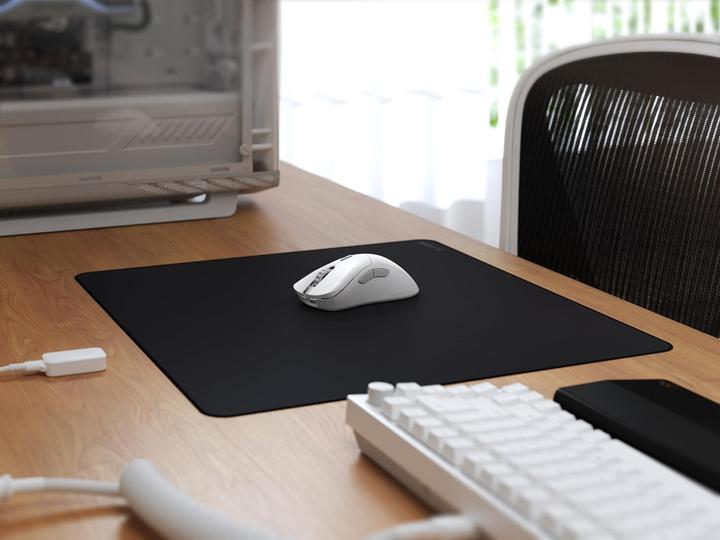 Actual product image Glorious Model D 2 PRO Wireless - 4K/8K Polling - White (Cable, Wireless)