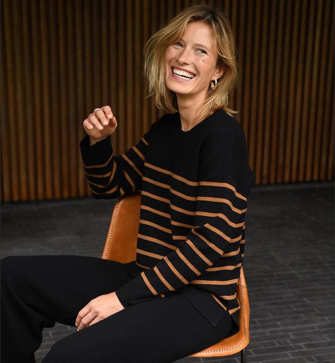 Actual product image Anne Weyburn Wide knit trousers (46)