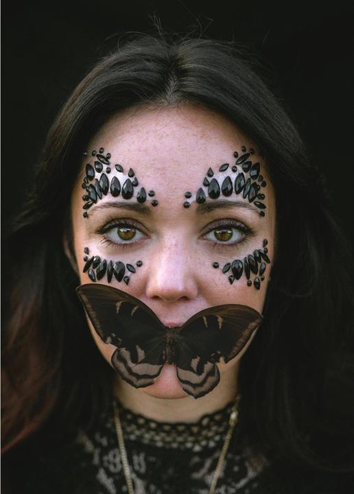 Image du produit Partydeco Bijoux de visage cristaux noir, 15 x 9 cm